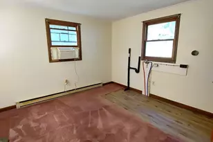 1075 W Brookfield Rd, New Braintree, MA 01531 - Photo 16