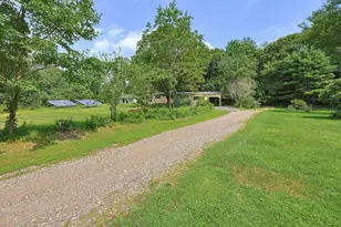 1075 W Brookfield Rd, New Braintree, MA 01531 - Photo 1