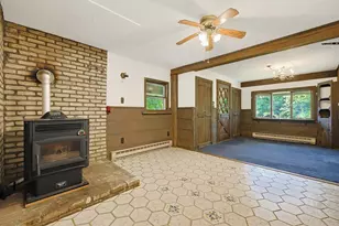 1075 W Brookfield Rd, New Braintree, MA 01531 - Photo 6