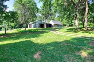 1075 W Brookfield Rd, New Braintree, MA 01531 - Photo 38
