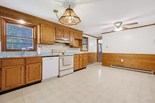 1075 W Brookfield Rd, New Braintree, MA 01531 - Photo 6