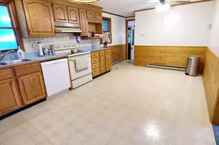 1075 W Brookfield Rd, New Braintree, MA 01531 - Photo 8