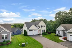 47 Cypress Ln, Wilbraham, MA 01095 - Photo 2
