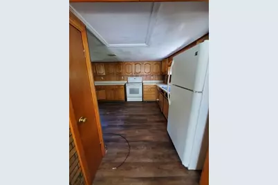 76 Aspen St, Ware, MA 01082 - Photo 2
