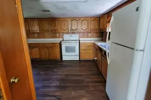 76 Aspen St, Ware, MA 01082 - Photo 2