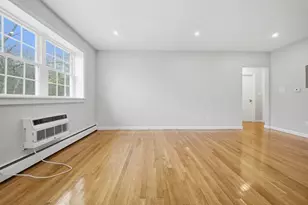 11 Schubert St, Boston, MA 02131 - Photo 6
