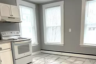 17 Bond St, Fitchburg, MA 01420 - Photo 2