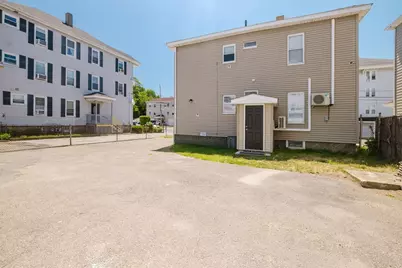 172 Nashua St, Fall River, MA 02721 - Photo 4