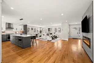 37 Neillian Way, Bedford, MA 01730 - Photo 2