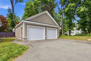 10 Wolcott Ave, Andover, MA 01810 - Photo 36