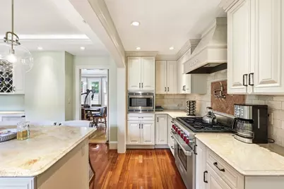 10 Wolcott Ave, Andover, MA 01810 - Photo 6