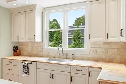 10 Wolcott Ave, Andover, MA 01810 - Photo 8