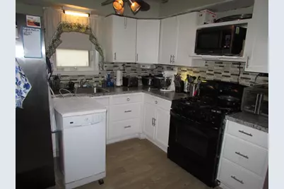 10 Bartlett St, South Hadley, MA 01075 - Photo 12