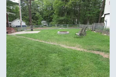 10 Bartlett St, South Hadley, MA 01075 - Photo 8