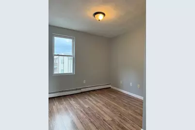 131-133 Ledge St #2R, Providence, RI 02904 - Photo 4