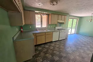 15 Magnolia Terrace, South Hadley, MA 01075 - Photo 8