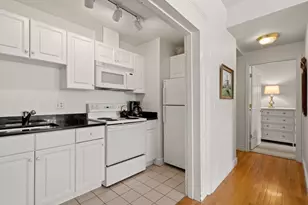 4 Charlesgate E, Boston, MA 02215 - Photo 8