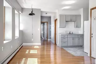 56 Peabody St, Salem, MA 01970 - Photo 4