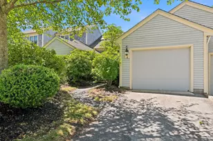 4 Wildflower Ln, Yarmouth, MA 02675 - Photo 4