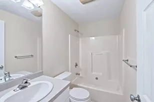 4 Wildflower Ln, Yarmouth, MA 02675 - Photo 20