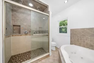11 N Warren St, Woburn, MA 01801 - Photo 16