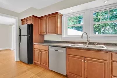82 Biltmore St, Springfield, MA 01108 - Photo 8