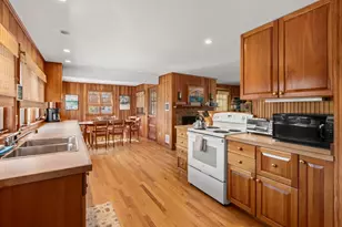 11 Sleepy Hollow Dr, Gloucester, MA 01930 - Photo 8