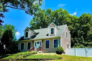13 N Martin Rd, Amesbury, MA 01913 - Photo 2