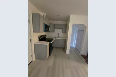 930 S Franklin St #2, Holbrook, MA 02343 - Photo 4