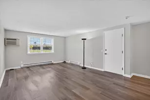 91 Pleasant St, Medfield, MA 02052 - Photo 6
