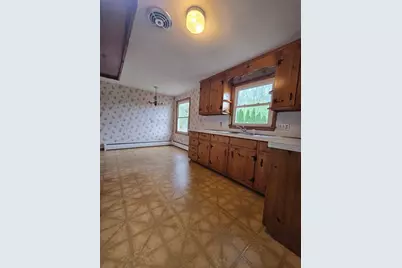95 Herrman Street, West Springfield, MA 01089 - Photo 4