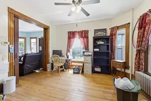 382 Pleasant St, Holyoke, MA 01040 - Photo 8