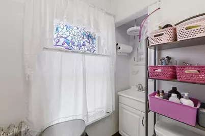 382 Pleasant St., Holyoke, MA 01040 - Photo 26