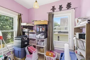 382 Pleasant St, Holyoke, MA 01040 - Photo 24