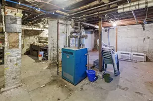 382 Pleasant St, Holyoke, MA 01040 - Photo 28
