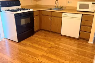 352 Plain St, Lowell, MA 01852 - Photo 4
