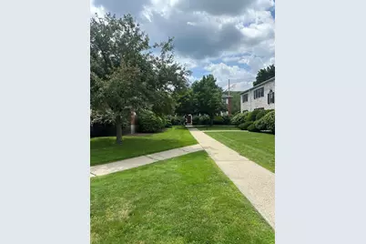 194 Lake Ave #4, Boston, MA 02135 - Photo 2