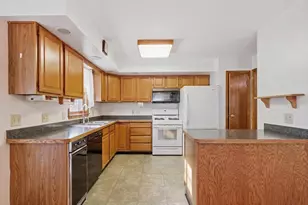 386 Sherbert Rd, Ashburnham, MA 01430 - Photo 6