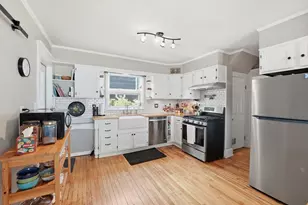 24 Thomas Ave, Holyoke, MA 01040 - Photo 8