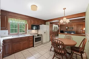 17 Raymond Dr, Wilbraham, MA 01095 - Photo 12