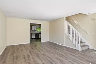 53 Luden St, Springfield, MA 01118 - Photo 6