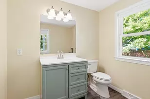 53 Luden St, Springfield, MA 01118 - Photo 14
