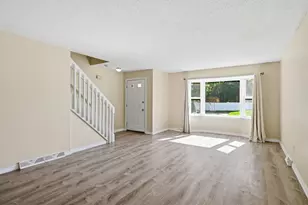 53 Luden St, Springfield, MA 01118 - Photo 4