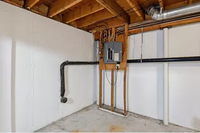 53 Luden St, Springfield, MA 01118 - Photo 30