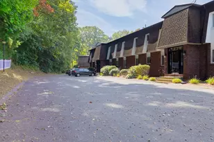 31 Hillcrest, South Hadley, MA 01075 - Photo 2
