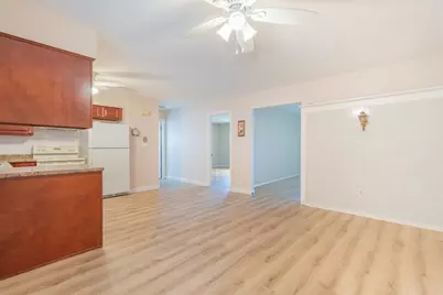 31 Hillcrest #A, South Hadley, MA 01075 - Photo 8