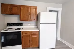 68 Waverly St, Springfield, MA 01107 - Photo 2