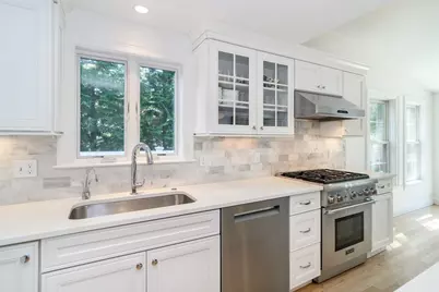 58 Manor Ave, Wellesley, MA 02482 - Photo 4