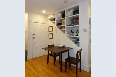 17 Centre St #2R, Cambridge, MA 02139 - Photo 2