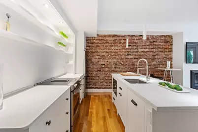 15 Regent Circle #1, Brookline, MA 02445 - Photo 2